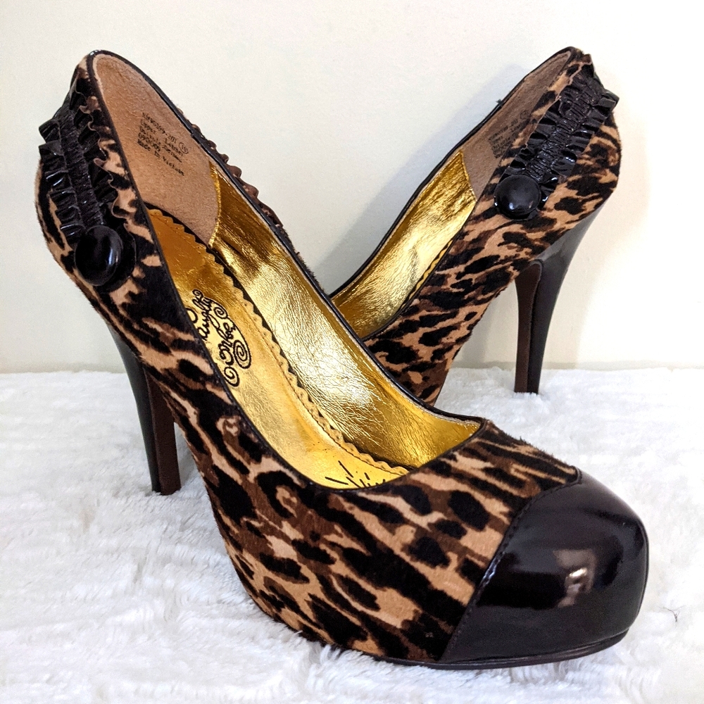 Naughty Monkey Honey Leopard & Leather Pumps
